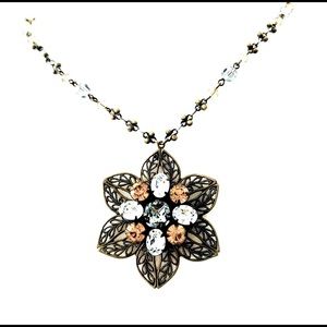 Like New! Vintage Lizpaiacious Pendant Necklace